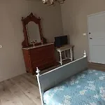 Chez Irene Апартаменты *